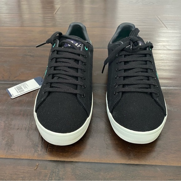 New with box Fred Perry black lace up sneakers size 8 - Picture 3 of 9